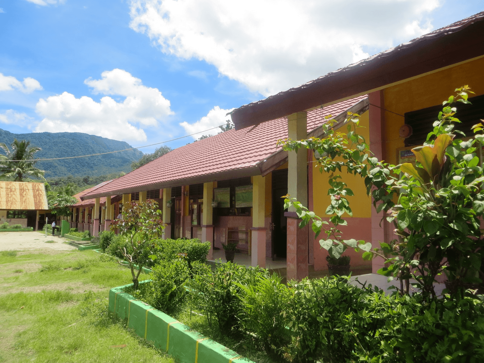 Lingkungan asri UPTD SMPN SATAP 4 BARRU